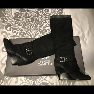 Vince Camuto Black Brushed Suede Size 9M.